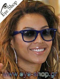 Beyonce-Knowless con occhiali da sole RayBan 2140 Wayfarer