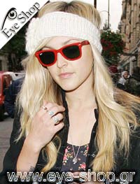  Fearne Cotton con occhiali da sole RayBan 2140 Wayfarer