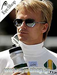  Heikki-Kovalainen con occhiali da sole RayBan 8301
