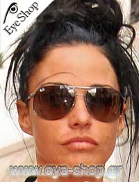  Katie-Price con occhiali da sole RayBan 3387