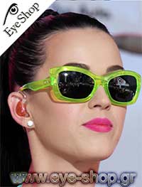  Katy-Perry con occhiali da sole Prada 19ms