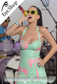  Katy-Perry con occhiali da sole Prada 19ms