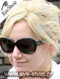  Ashley-Tisdale con occhiali da sole Prada 04MS