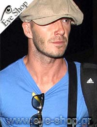  David Beckam porta occhiali da sole RayBan 2140 Wayfarer