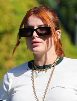  Bella Thorne wearing sunglasses Gucci GG1425s
