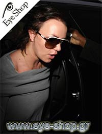  Britney-Spears con occhiali da sole Gucci 1827S