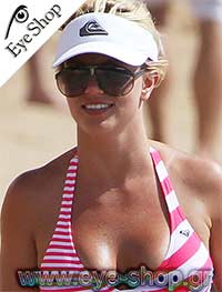  Britney-Spears con occhiali da sole Carrera panamerica 1