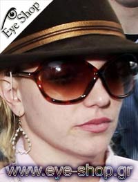  Britney-Spears con occhiali da sole Tom Ford TF 74 Simone
