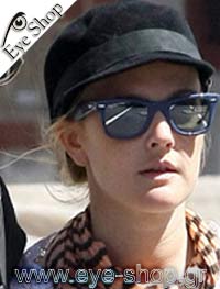  Drew-Barrymore con occhiali da sole RayBan 2140 Wayfarer