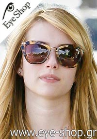  Emma-Roberts con occhiali da sole Miu Miu 10NS
