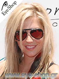  Kesha con occhiali da sole RayBan 3428 ROAD SPIRIT