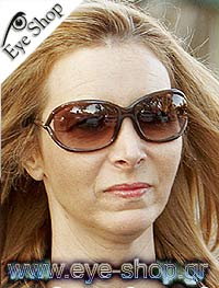  Lisa-Kudrow con occhiali da sole Tom Ford TF 76