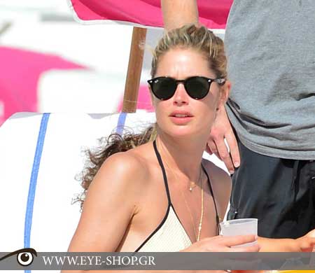 Druzen Kroes in Miami beach wearing Rayban sunglasses                                                                                                                                                                                                      — RAYBAN