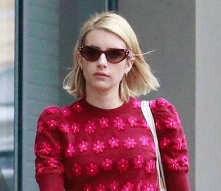 Emma Roberts με γυαλιά ηλίου Miu Miu