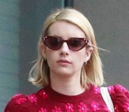 Emma Roberts con occhiali da sole Miu Miu                                                                                                                                                                                                                  — MIU-MIU