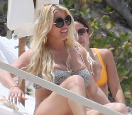 Dolce Gabbana Jessica Simpson a Bahamas                                                                                                                                                                                                                    — DOLCE-GABBANA