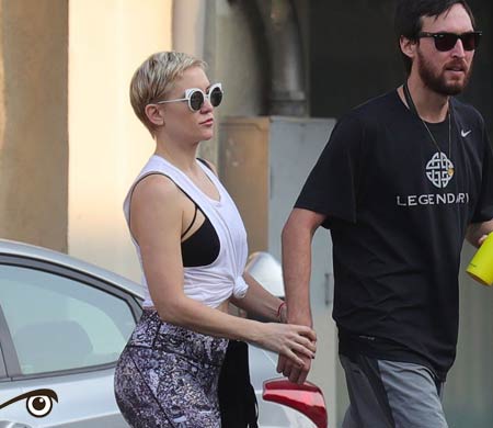 Kate Hudson con occhiali da sole Fendi                                                                                                                                                                                                                     — FENDI