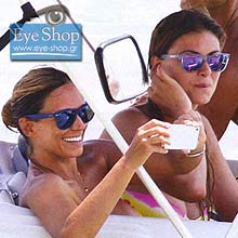 Elli Kokkinoy in vacation wearing Rayban Wayfarer                                                                                                                                                                                                          — RAYBAN