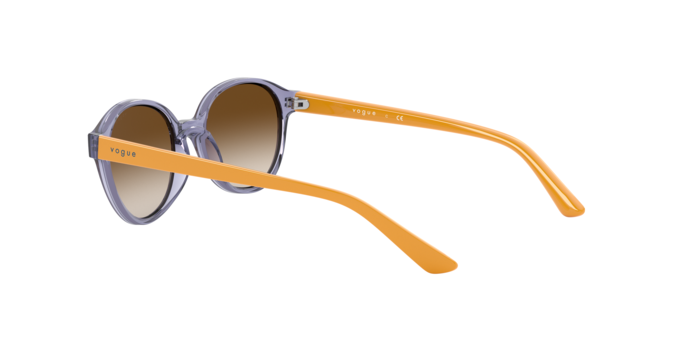 Vogue Junior 2007 283713 360 visione