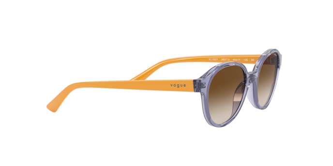 Vogue Junior 2007 283713 360 visione