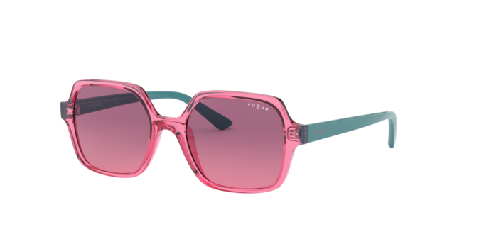 Vogue Junior 2006 276620 360 visione