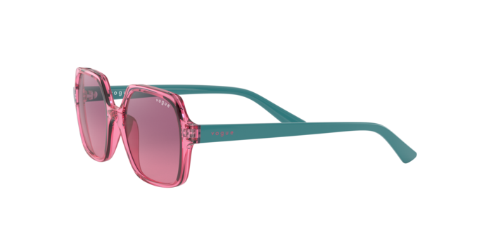 Vogue Junior 2006 276620 360 visione