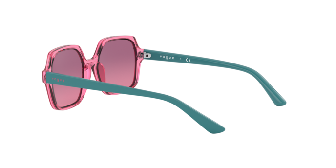Vogue Junior 2006 276620 360 visione