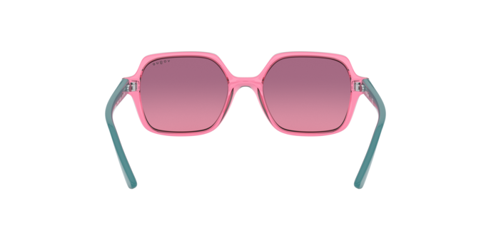 Vogue Junior 2006 276620 360 visione