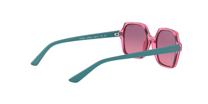 Vogue Junior 2006 276620 360 visione