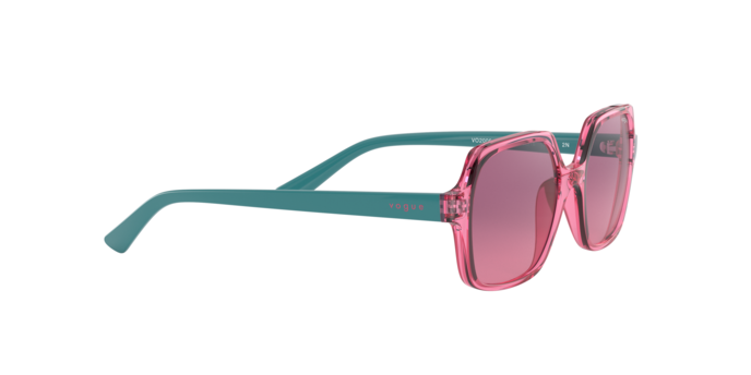 Vogue Junior 2006 276620 360 visione