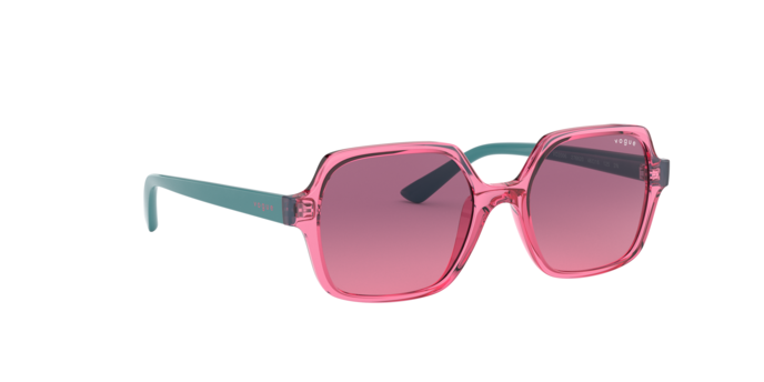 Vogue Junior 2006 276620 360 visione
