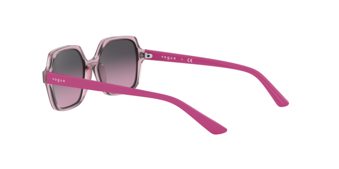 Vogue Junior 2006 278090 360 visione