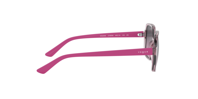 Vogue Junior 2006 278090 360 visione