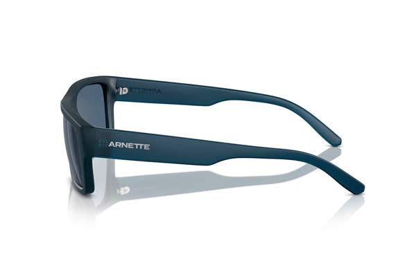 Arnette modello 4338 PHOXER di colore 29012V