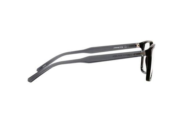 Arnette modello 7208 NAKKI di colore 2753