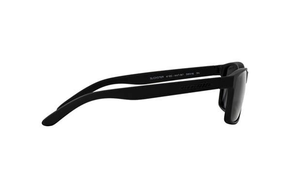 Arnette modello SLICKSTER 4185 di colore 447/87