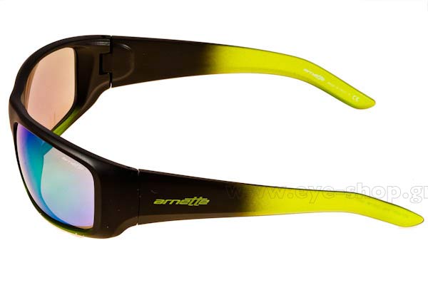 Arnette modello 4182 HOT SHOT di colore 22553R Fuzzy Black Green Mirror