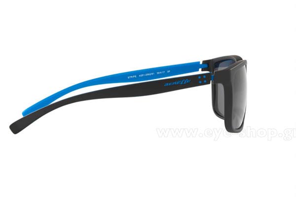 Arnette modello STRIPE 4251 di colore 256281 Polarized