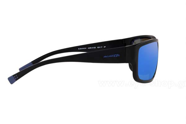 Arnette modello BUSHWICK 4256 di colore 01/22