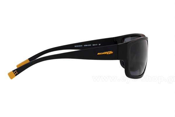 Arnette modello BUSHWICK 4256 di colore 01/81 polarized