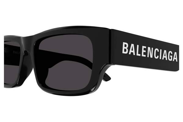 Balenciaga modello BB0261SA di colore 001