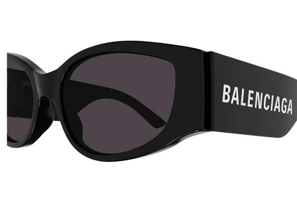 Balenciaga modello BB0258S di colore 001