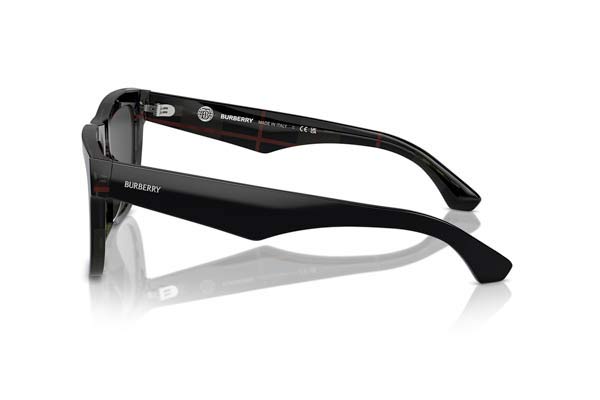 Burberry modello 4431U di colore 412187