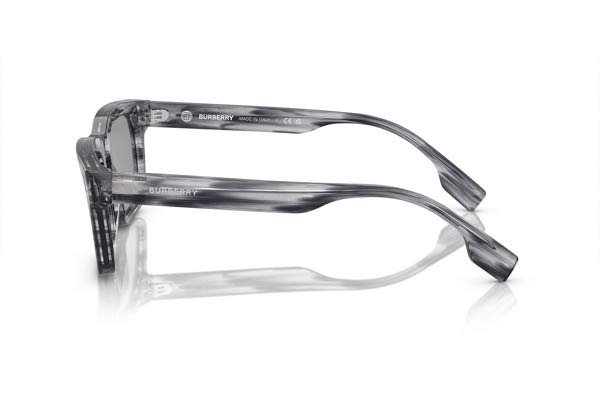 Burberry modello 4403 di colore 4097-1