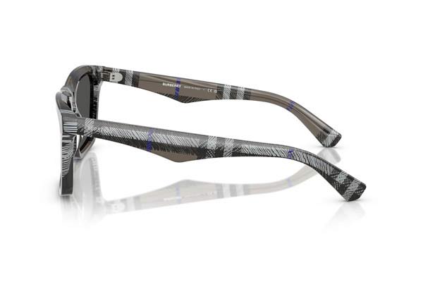 Burberry modello 4434 di colore 414787
