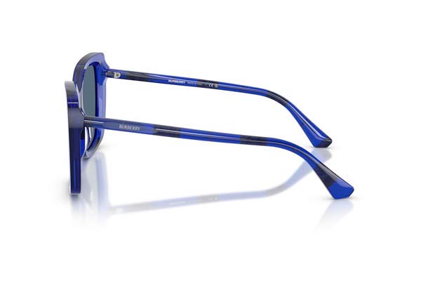 Burberry modello 4456 di colore 416880