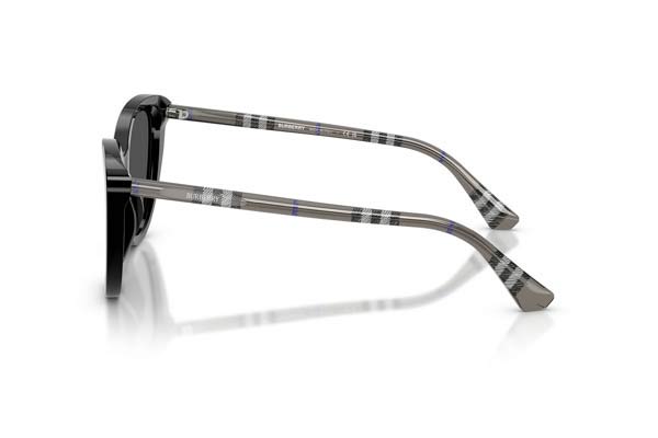 Burberry modello 4457 di colore 416587