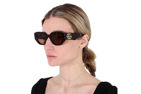 Gucci modello GG1421s di colore 002