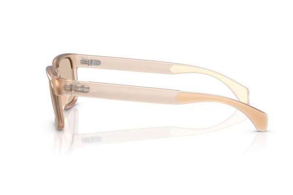 Moncler modello 8002 SLICKA di colore 500993
