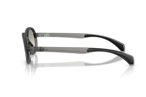 Moncler modello 8006 CAPRICE di colore 50072C